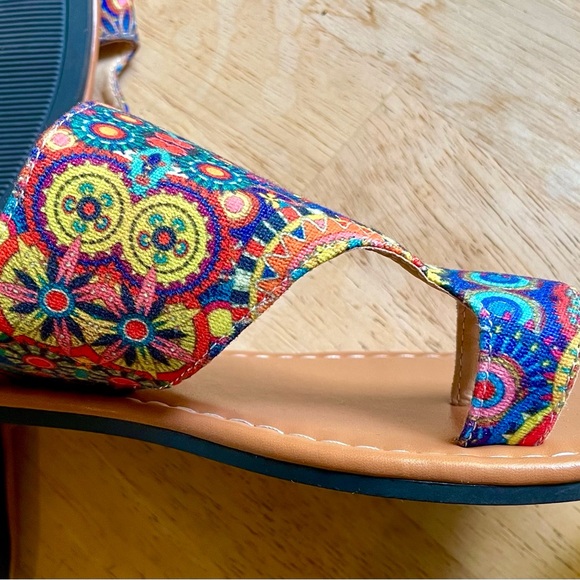 Colourful Leather Vacation Sandals! - Picture 9 of 10